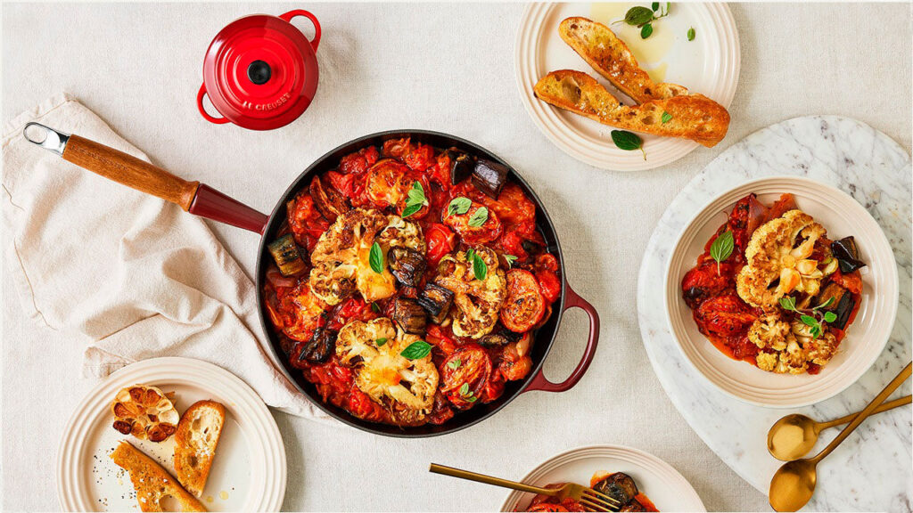 Puttanesca de coliflor con berenjenas